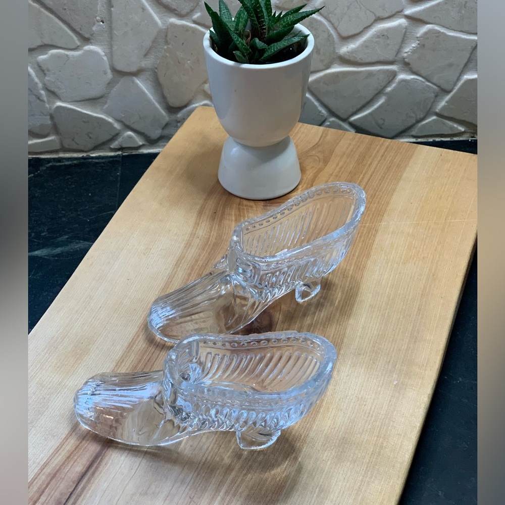 SOWERBY ELLISON | Set of 2 | Victorian Pressed Manganese Glass Shoes Rd 87058